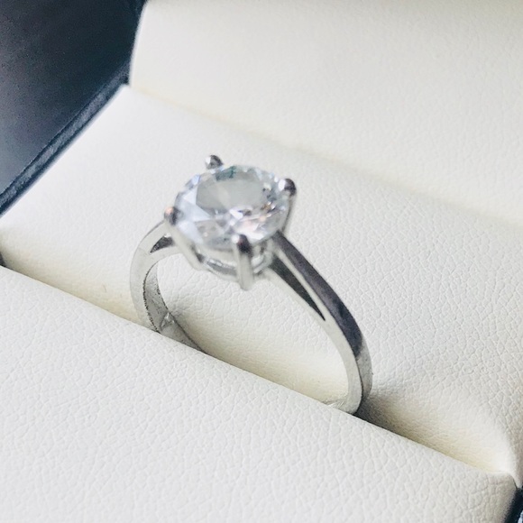 Jewelry - 💍❗️engagement ring❗️